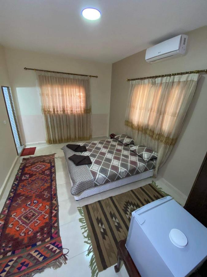 Petra View Flat Hotel วาดี มูซา ภายนอก รูปภาพ